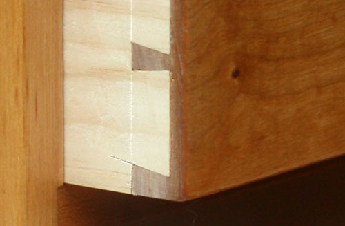 overcuts and scribe lines on dovetails